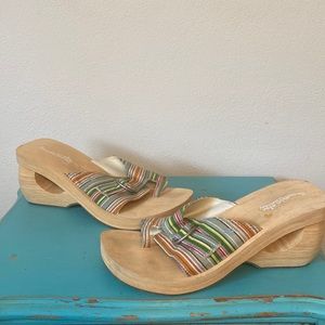 Super cute Skechers sandals, size 11